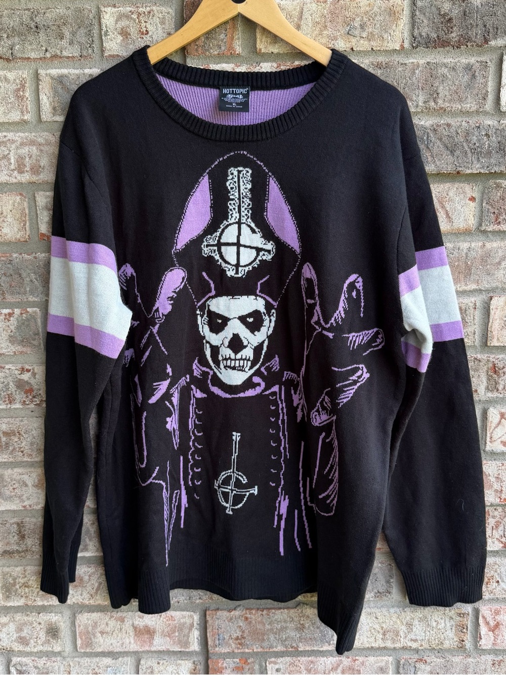🍒💣 Ghost band acrylic sweater